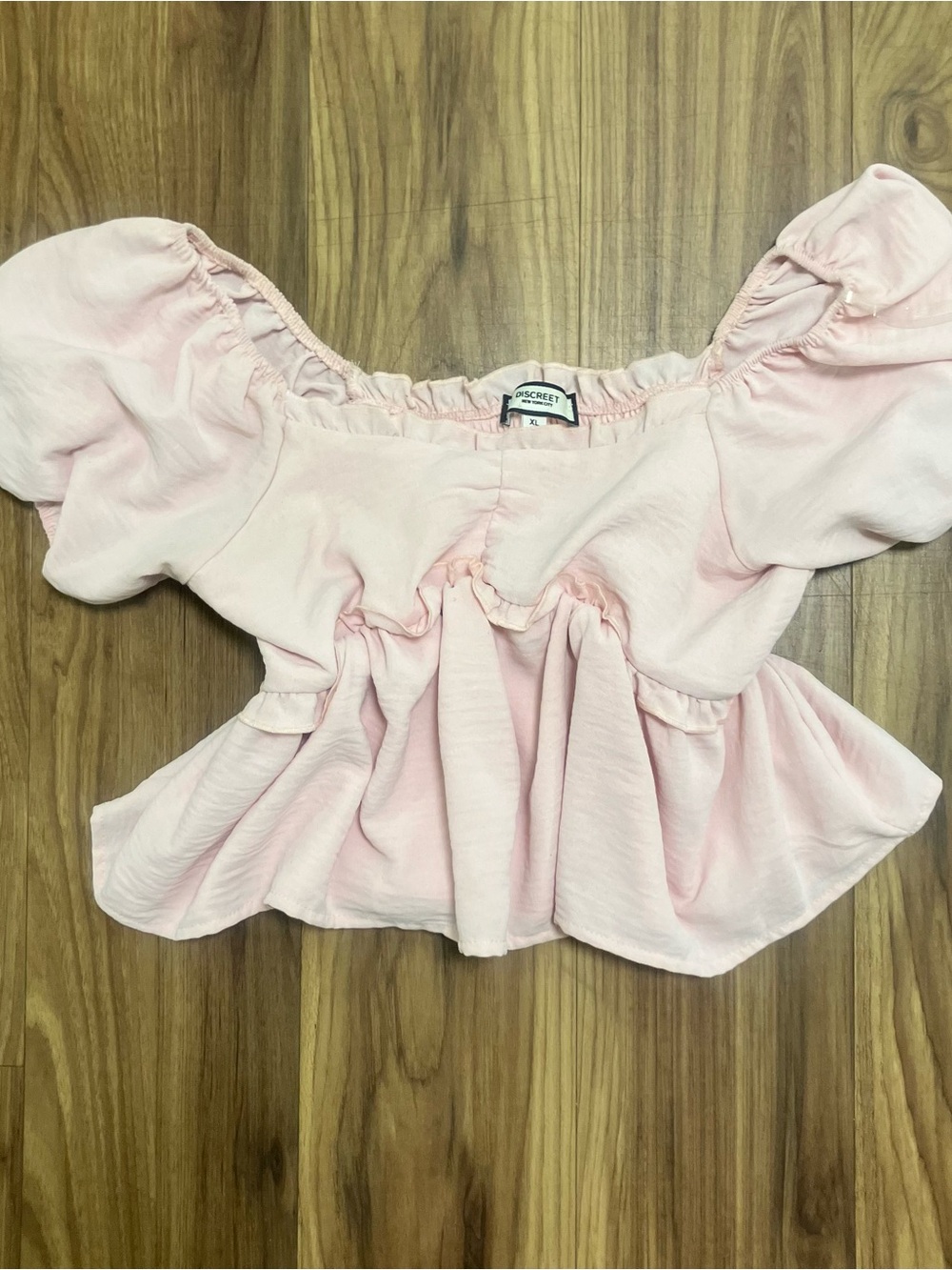 Discreet New York City Light Pink Puff-Sleeve Peplum Crop Top